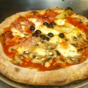Pizza Quattro stagioni - Ristorante "I Tre Sapori" Firenze